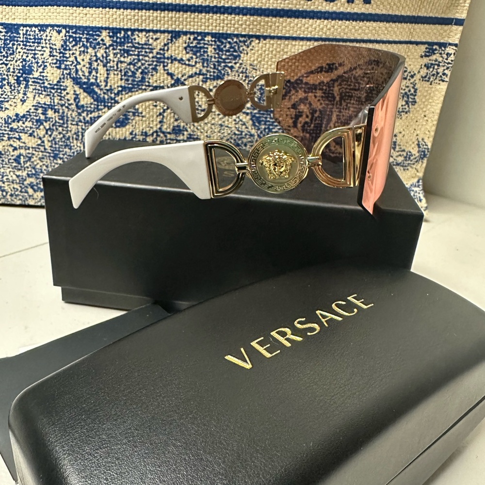 Authentic Versace Sunglasses Brand New - Picture 5 of 13